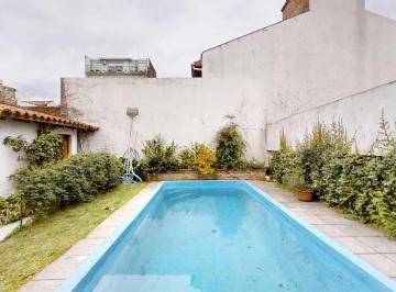 Casa · 259m² · 5 Ambientes · 1 Cochera · Casa en Venta de 5 Ambientes en Olivos con Jardín y Pileta