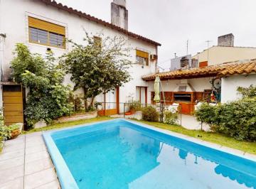Casa · 259m² · 5 Ambientes · 1 Cochera · Casa en Venta de 5 Ambientes en Olivos con Jardín y Pileta