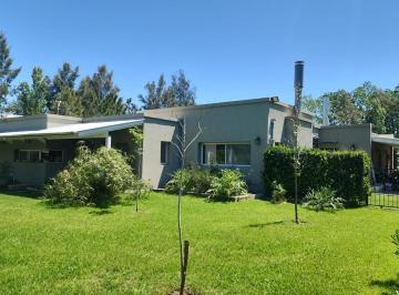 Casa · 431m² · 4 Dormitorios · 4 Cocheras · Casa 4 Dorm. en Alquiler Chacra Los Raigales Roldan