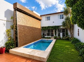 Casa · 500m² · 5 Ambientes · 1 Cochera · Venta | Casa en Florida Oeste | 500 m | Pileta | 4 Dorm. | Jardin | Nueva | Cochera