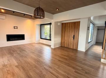 Casa · 190m² · 6 Ambientes · 2 Cocheras · Venta Casa 6 Ambientes con Pileta - Barrio Santo Tomas Pilar. Acepta Anticipo y Cuotas