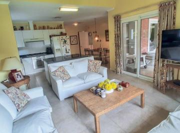 AMN-AMN-4046_2 · Casa en Venta en La Lomada de Pilar