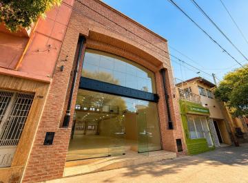 Local comercial · 202m² · Gran Local Comercial Sobre Fragueiro, Alta Córdoba - Alquiler