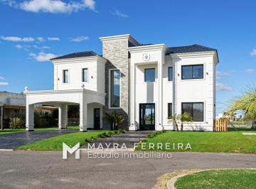 Casa · 200m² · 6 Ambientes · 2 Cocheras · Casa en Venta a La Laguna, en Lagos de Canning