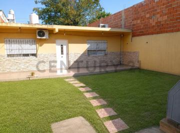 PH · 80m² · 3 Ambientes · 1 Cochera · Venta PH 3 Ambientes Isidro Casanova Patio Cochera