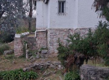 Casa de 4 ambientes, Agua de Oro · Excelente. Casa 3 Dorm.. Zona Residencial