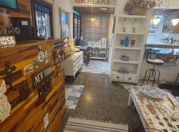 PH · 66m² · 2 Ambientes · 1 Cochera · PH en Venta - Parque Luro