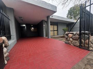 Casa de 6 ambientes, Godoy Cruz · Casa con 3 Dorm. en Venta en Godoy Cruz, Barrio Supe