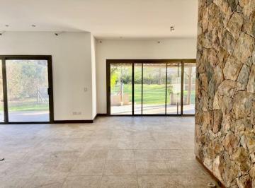 Casa de 5 ambientes, Pilar · Casa en Venta en Ayres de Pilar con Master Suite en Planta Baja