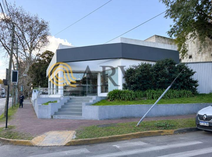 Local comercial · 160m² · 2 Ambientes