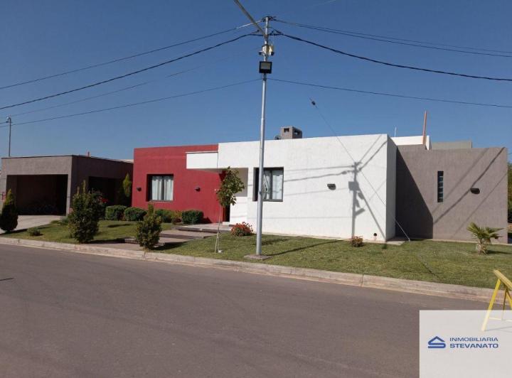 Casa · 170m² · 4 Ambientes · 2 Cocheras