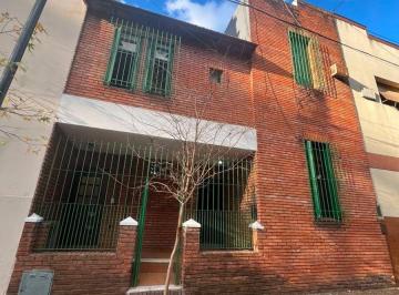 Casa de 6 ambientes, Flores · Excelente Casa en Lote Propio con Terraza y Detalles de Estilo – Naón 612