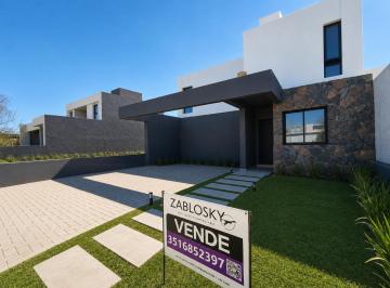 Casa de 5 ambientes, Córdoba · Casa Apta Credito Docta 3 Dorm. 3 Baños, Escritorio, Cochera Doble, Hermosa!
