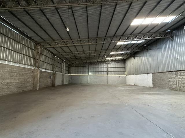 Depósito · 700m²