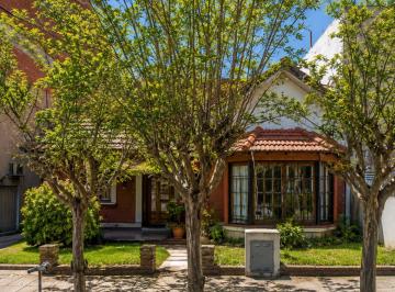 Casa · 132m² · 6 Ambientes · 1 Cochera · Casa con Depto. Independiente Lote Propio Palomar