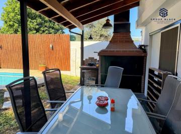 Casa · 193m² · 7 Ambientes · 2 Cocheras · Casa - Torcuato - 7 Ambientes - Jardin Piscina - Venta