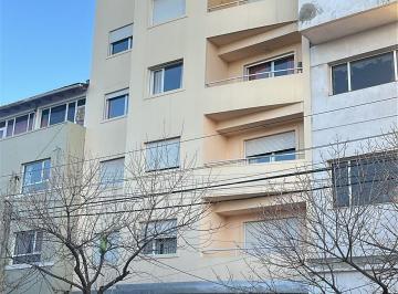 Departamento de 6 ambientes, Cipolletti · Alquiler Departamento