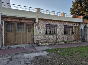 Casa de 3 ambientes, Hurlingham · Casa 3 Ambientes en Alquiler con Quincho y Garage, Parque Johnston, Hurlingham