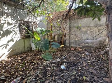 Casa · 120m² · 3 Ambientes · 1 Cochera · Venta Casa 3 Amb Lote Propio C/coch a Refaccinar
