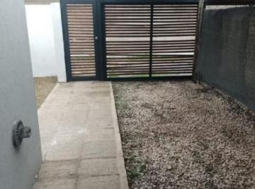 PH · 70m² · 3 Ambientes · PH en Alquiler - 2 Dorm. 2 Baños - 100 m - La Plata