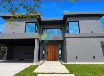Casa · 350m² · 7 Ambientes · 2 Cocheras · Casa en Venta en Vistas, Puertos, Escobar