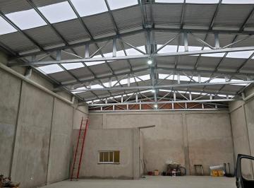 Bodega-Galpón · 242m² · 2 Cocheras · Alquiler Galpon con Oficina Zona Industrial Cercania a Ruta 88 Mar del Plata