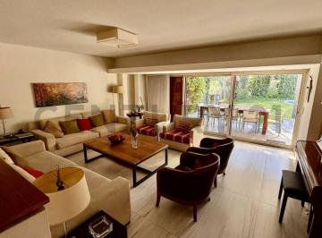 Casa · 409m² · 6 Ambientes · 2 Cocheras · Alquiler Casa 6 Ambientes, Hurlingham