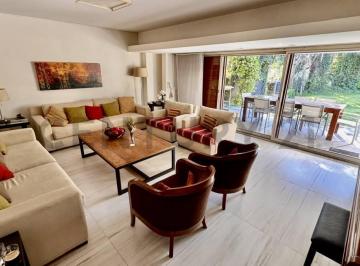 Casa · 409m² · 6 Ambientes · 2 Cocheras · Alquiler Casa 6 Ambientes, Hurlingham