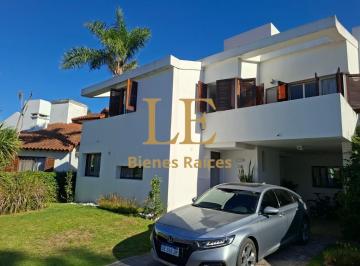 Casa · 185m² · 4 Ambientes · 3 Cocheras · Venta Casa en Aranjuez Country Club Apto Credito