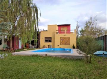Casa · 169m² · 3 Ambientes · 2 Cocheras · Venta Casa 2 Dorm. en Las Tardes