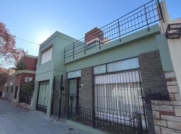 Casa · 155m² · 5 Ambientes · 1 Cochera · Venta Casa Lote Propio con Terraza, Cochera y Gran Potencial de Renovación en Villa Devoto