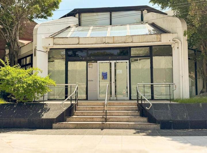 Local comercial · 479m² · 11 Ambientes · 3 Cocheras