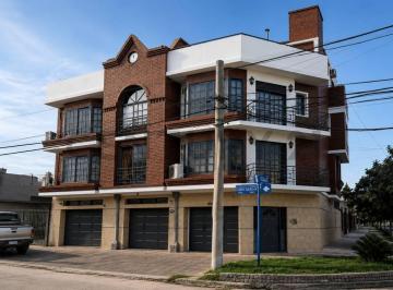 PH · 210m² · 4 Ambientes · 2 Cocheras · Alquiler PH Triplex Villa Raffo 4 Ambientes 270 m²