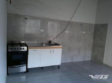 PH · 35m² · 2 Ambientes · En Alquiler PH 2 Amb. con Patio, Proximo a Av Laprida. V. Martelli