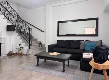 PH · 130m² · 4 Ambientes · 1 Cochera · PH Entrada Indep. 4 Amb C/cochera y Tza