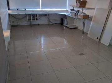 Foto · Excelente Oficina de Categoría, con Mobiliario y Aires Acondicionados