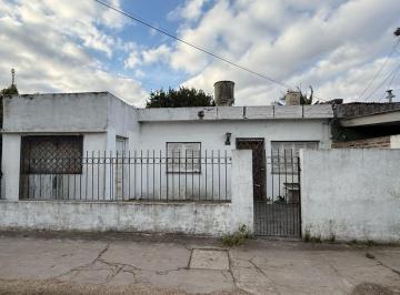 Casa · 90m² · 4 Ambientes · Casa - Berisso