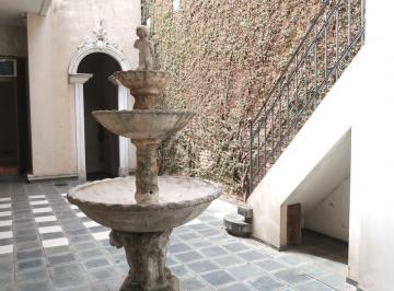 Casa de 5 ambientes, Flores · Excelente Casa de Dos Plantas con 5 Ambientes.