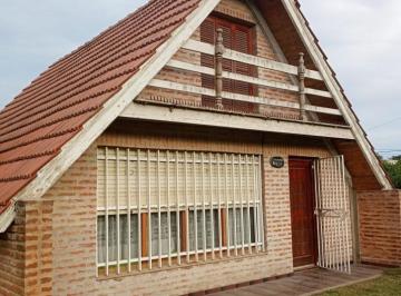 Casa · 70m² · 3 Ambientes · 2 Cocheras · Venta Casa Alpina Sobre Lote de 570 m²
