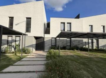 PH · 85m² · 2 Dormitorios · 1 Cochera · Espectacular Departamento en Venta en Costas de Manantiales!