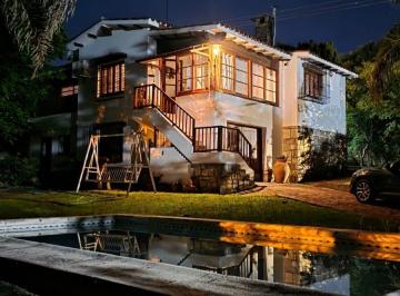 Casa · 180m² · 8 Ambientes · 1 Cochera · Vende Casa 3 Dorm. en Rio Ceballos con Pileta - Apto Credito