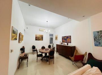 Casa · 211m² · 4 Ambientes · 1 Cochera · Venta Casa, Centro de Mercedes B.
