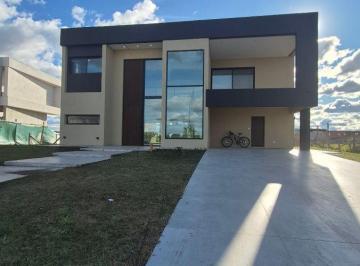 Casa de 5 ambientes, Ezeiza · Espectacular Casa en Venta a Estrenar en Terralagos. 5 Ambientes