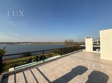 Casa · 970m² · 6 Ambientes · 2 Cocheras · Casa con Vista Al Lago en Muelles - Alquiler Anual