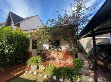 Casa · 109m² · 1 Dormitorio · 1 Cochera · Ituzaingó Norte Chalet a La Venta Zufriategui 1100