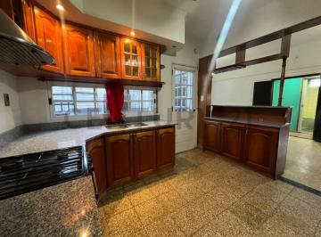 PH · 125m² · 4 Ambientes · Alquiler Casa PH Caseros 4 Ambientes Sin Expensas!