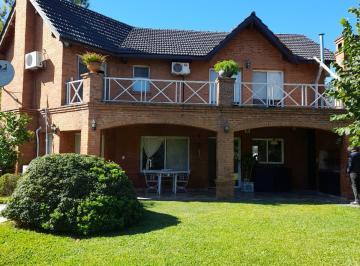 Casa de 5 ambientes, Campana · Casa en Alquiler en Cardales Village — 5 Amb, 3 Dorm, Pileta y Cochera