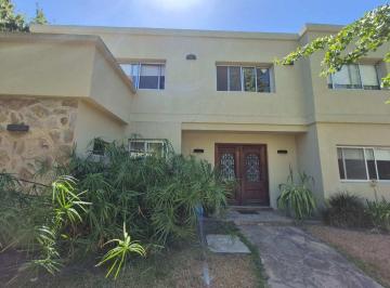 Casa · 307m² · 10 Ambientes · 4 Cocheras · Casa 10 Ambientes Venta Aranzazu Escobar Pileta