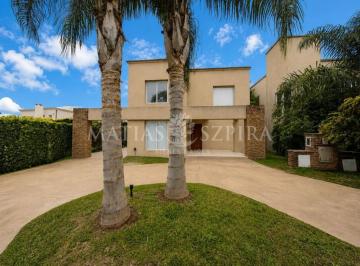 Casa · 138m² · 4 Ambientes · Venta de Casa 4 Ambientes en Haras Maria Victoria