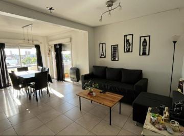 Casa · 122m² · 4 Ambientes · 1 Cochera · Venta 4 Amb Ramos Mejia Apto Credito con Cochera